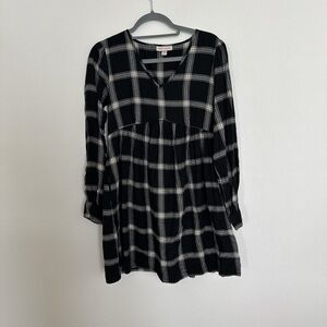 Black and White V-Neck Bishop Sleeve Sundress